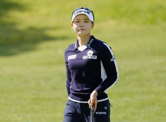 [부산=뉴시스]임희정이 23일 부산 기장에 위치한 LPGA 인터내셔널 부산에서 열린 BMW Ladies Championship 3R에서 경기를 하고 있다. (제공=BMW코리아) 2021.10.23. *재판매 및 DB 금지