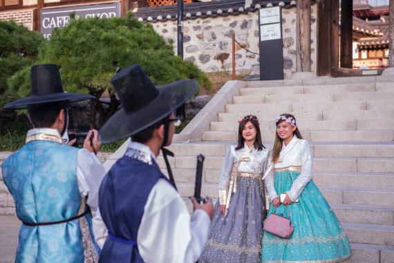 코로나 이전 서울에서 여행을 즐기는 외국인 관광객 /사진=서울관광재단