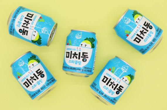 롯데칠성, 동치미 탄산음료 '미치동 스파클링' 출시
