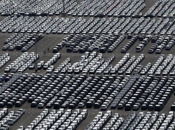 현대자동차 울산공장 수출 선적부두 인근 야적장에 완성차들이 대기하고 있다. /뉴스1 © News1 윤일지 기자