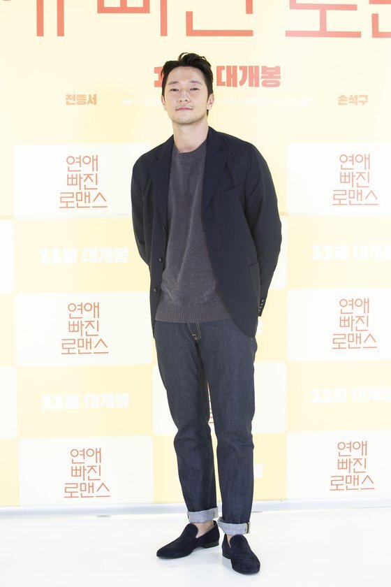 [서울=뉴시스] 영화 '연애 빠진 로맨스' 손석구. (사진=CJ ENM 제공) 2021.10.27 photo@newsis.com