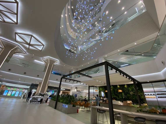 27일 프리 오픈 기간 'AK플라자 광명점' 내부.© 뉴스1