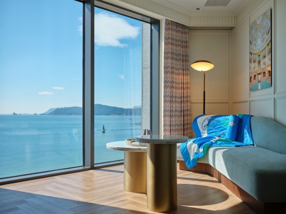 그랜드 조선 부산의 스타벅스 협업 패키지