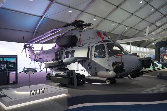 서울 ADEX 2021 KAI부스에 전시된 MUM-T © 뉴스1