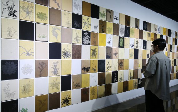 28일 대전테미예술창작센터에서 8기 입주예술가의 작품 활동 결과를 선보이는 ‘2021 결과보고전’이 개최되고 있다. 사진은 성민우 작가의 작품. 2021.10.28/뉴스1 © News1 김기태 기자