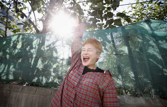 개그우먼 김혜선이 22일 서울 상암동 인근에서 열린 뉴스1과의 인터뷰에 앞서 포즈를 취하고 있다. 2021.10.22/뉴스1 © News1 권현진 기자