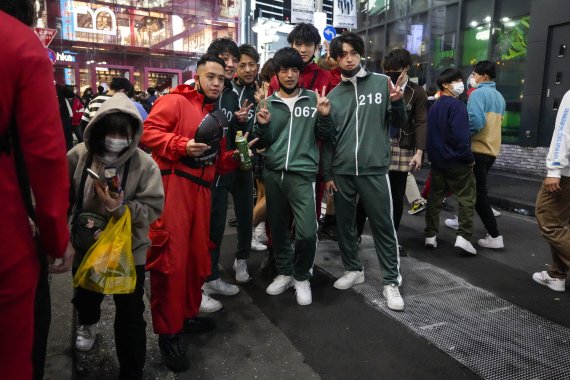 '오징어게임' 욕하던 일본인들의 이중적 행태