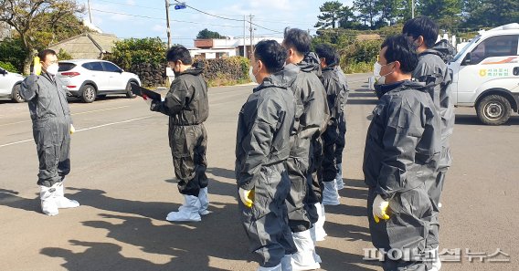 제주농협, 가축질병 방역활동 강화…AI 차단 방역 나서