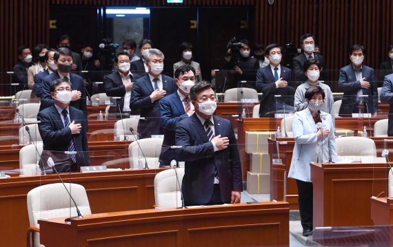 與, 개발이익환수법 당론과 별개로 중점 논의..李, 개미 공략