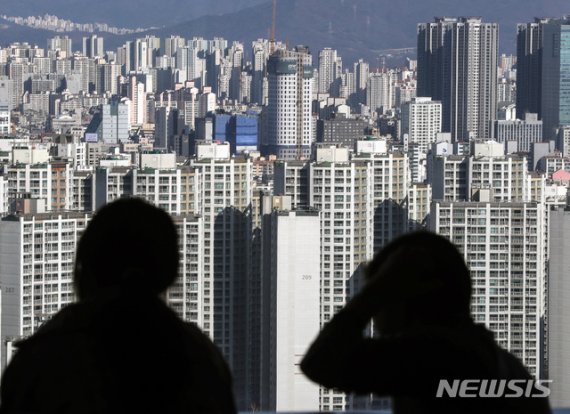 고소득 맞벌이 부부·1인가구 아파트 특공.. 이달 말 전국 20개 단지부터 적용