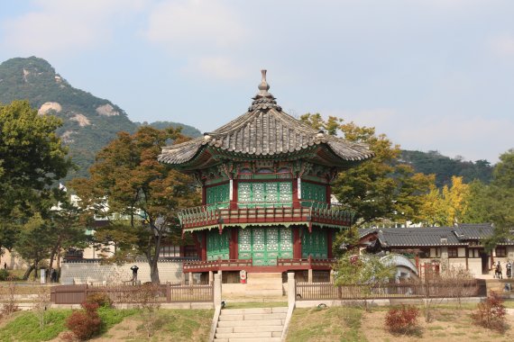 '왕실 전용 휴식처' 경복궁 향원정, 보수 마치고 4년만 공개