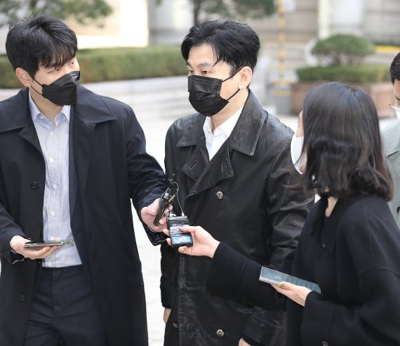 '비아이 마약수사 무마' 양현석, 첫 재판서 혐의 부인