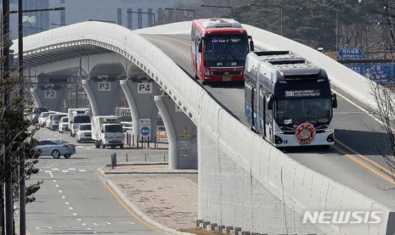 [맛있는 부동산] '땅 위의 지하철' BRT 노선 따라 부동산 시장 '들썩'