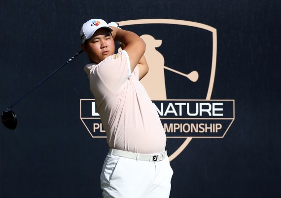 올 시즌 KPGA코리안투어 대상·상금왕·평균타수상을 확정지은 김주형 KPGA 제공