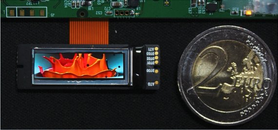 한국전자통신연구원(ETRI) 조남성 박사팀이 개발한 OLED 마이크로 디스플레이 패널에서 고화질 영상을 재생하고 있다. ETRI 제공