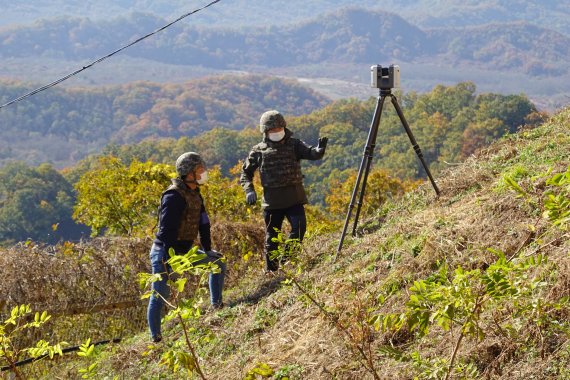 국방부, 백마고지 현장서 6·25전쟁 참전영웅 증언 청취