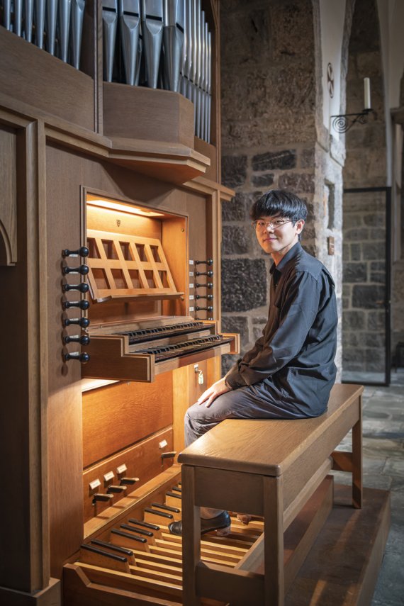 오르간 소리에 매료된 소년, 10년뒤 한국 최고 연주자가 되다