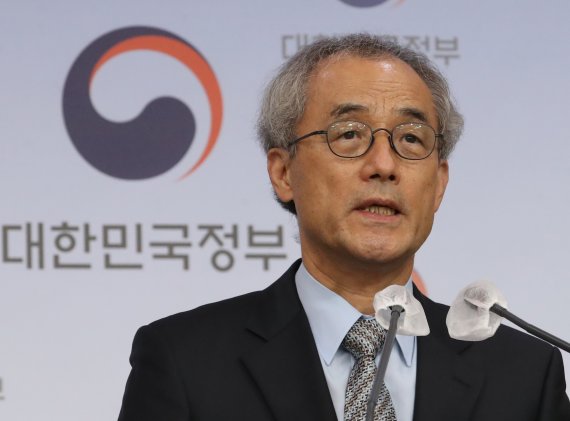 코로나19 백신 접종 이상반응, "全인구 대상 과학적 평가 나온다"