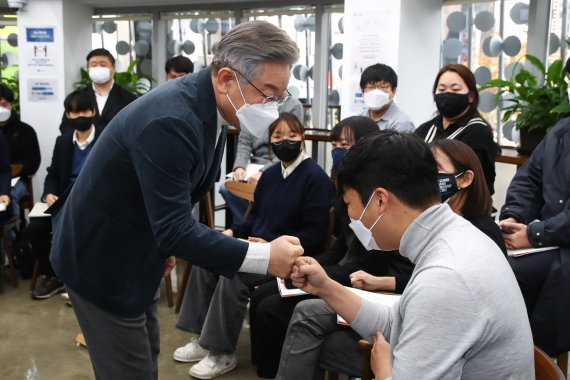 [2022대선지식창고] 지금 우리 학교는: 대선 후보의 청소년 교육∙입시 정책