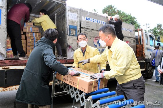 [fn포토] 수능 D-2 시험지 제주 도착...17일 수험표 교부