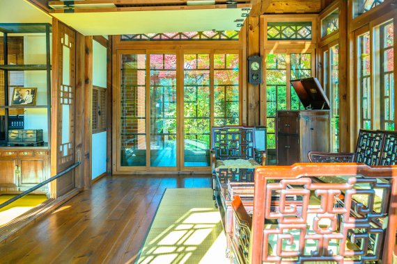 백인제가옥 사랑채 내부