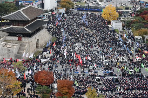 경찰인권위 "코로나에도 집회 보장해야…차벽 사용해선 안돼"