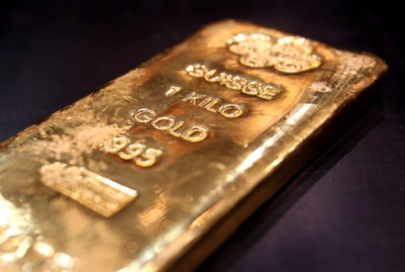 우크라 전운에 금값 급등·비트코인 급락