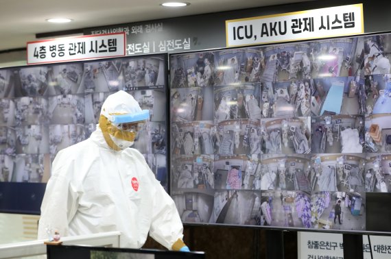 "韓확진자 폭증 이유 있다"며 日매체가 주목한 3가지
