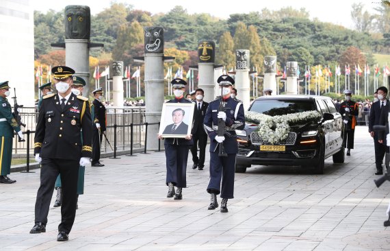고 노태우 전 대통령 국가장 영결식이 지난달 30일 서울 송파구 올림픽공원 평화의 광장에서 엄수됐다. 2021.10.30/뉴스1 © News1 사진공동취재단