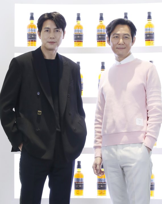 배우 정우성, 이정재(오른쪽) 뉴스1 © News1 권현진 기자