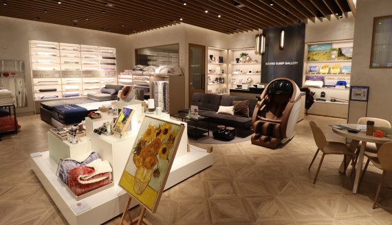 대전신세계 아트&사이언스가 백화점 업계 최초로 선보인 숙면 전문 편집샵 '사운드 슬립 갤러리'
