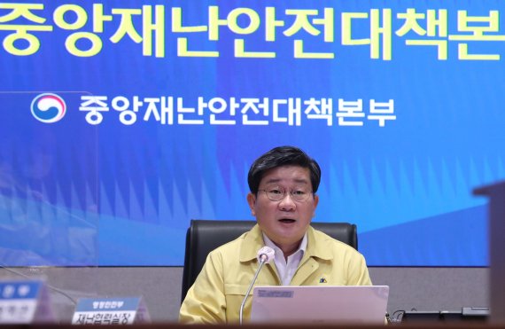 확진자 사상 첫 5000명 돌파…위중증 700명대 '역대최다'