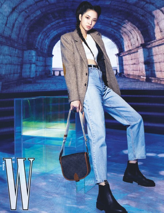 22살 171cm 가상인간 '로지' 이제 잡지 모델로도 활약한다 - 파이낸셜뉴스