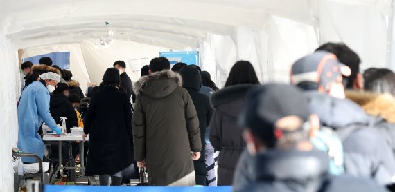 코로나 신규확진 5266명·위중증 733명…연일 '역대 최다'
