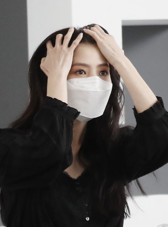 배우 한소희가 8일 부산 영화의전당 야외무대에서 열린 영화 ‘마이 네임’ 오픈토크에 참석해 매력을 발산하고 있다. © News1 권현진 기자