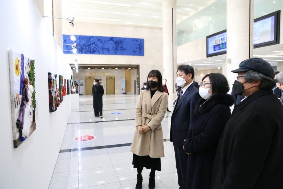 수원지법, 장애인 미술작품 전시회 '따뜻한 동행전' 개최