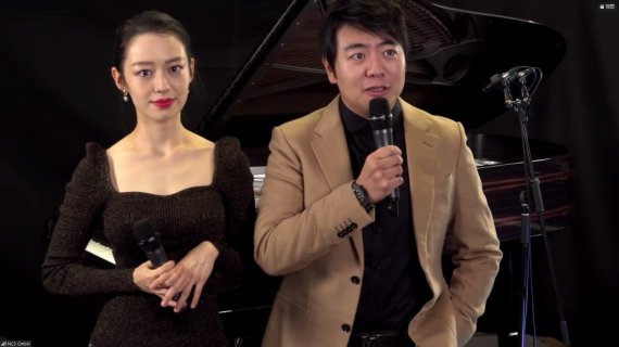 [서울=뉴시스]피아니스트 지나 앨리스와 남편인 피아니스트 랑랑. (사진=유니버설뮤직 제공) 2021.12.07. photo@newsis.com