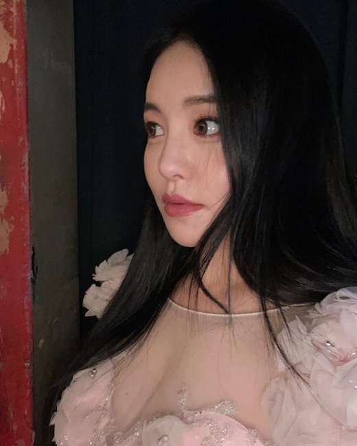 [서울=뉴시스] 유정 (사진=유정 SNS 캡처) 2021.12.08. photo@newsis.com