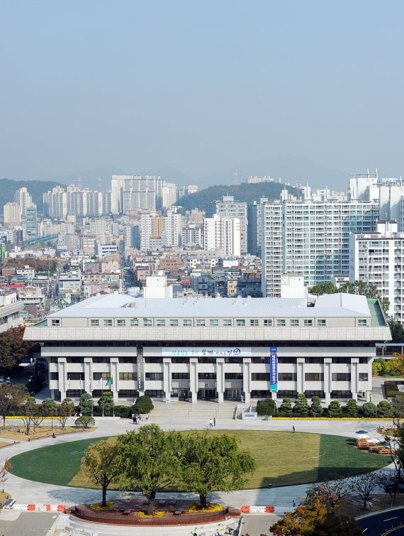 인천시, 시청 근무 공무원 코로나19 전수검사 명령…이틀새 11명 확진