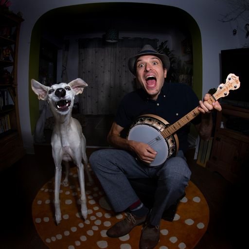 [서울=뉴시스] 영국 코번트리에서 루크 오브라이언이 찍은 사진도 '많이 추천받은' 사진에 올랐다. 오브라이언은 반려동물과 함께 '밴드'를 결성해 노래를 부르고 있다. (출처 : 코미디 펫 포토 어워드 홈페이지 ©Luke O'Brien/Animal Friends Comedy Pet Photo Awards) 2021.12.09. *재판매 및 DB 금지 *재판매 및 DB 금지