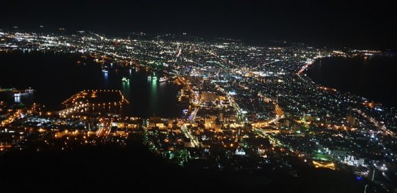 연간 방문객 500만명을 불러 모으고 있는 일본 하코다테 전망대에서 바라본 '세계 3대 야경'.