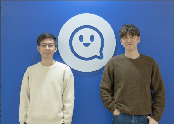 '채널톡' 운영사 채널코퍼레이션 최시원(왼쪽), 김재홍 공동대표.