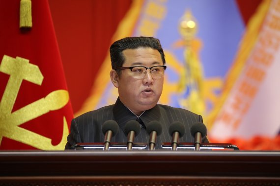 올해 전세계인이 3번째로 많이 검색한 北 김정은, 관련검색어 보니...
