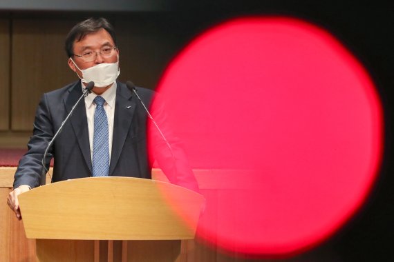 구본환 인천공항공사 사장이 인천공항공사 대강당에서 정부의 사장 해임 추진에 대한 입장을 표명하고 있다. /뉴스1 DB