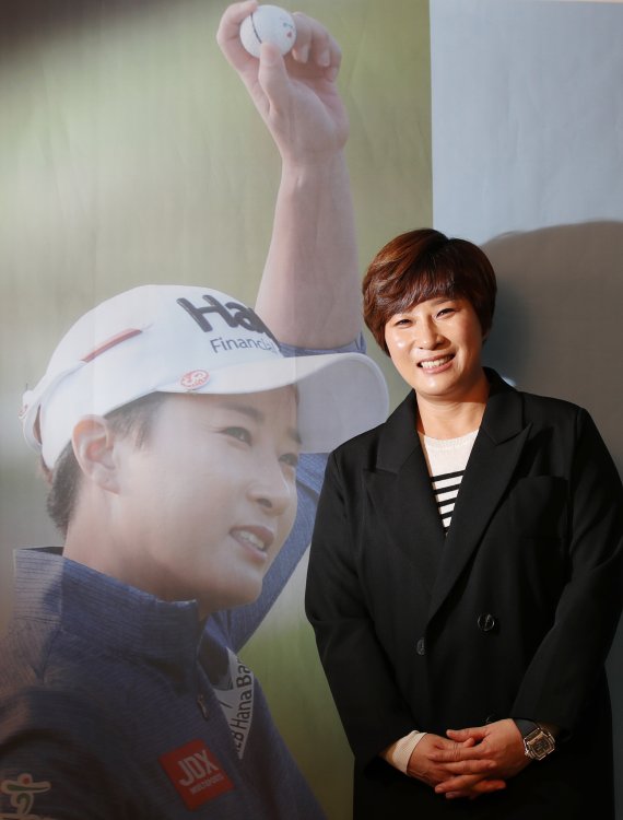 "골프는 자연 속에서 경기를 치러야 하기 때문에 매 순간 엄청난 변수가 생긴다. 매번 새롭게 도전하게끔 만들기에 무척 힘들지만, 그게 골프의 매력이다." 필드를 떠난 지 5년. 박세리의 '골프 사랑'은 여전했다. 2021.12.15/뉴스1 © News1 박지혜 기자