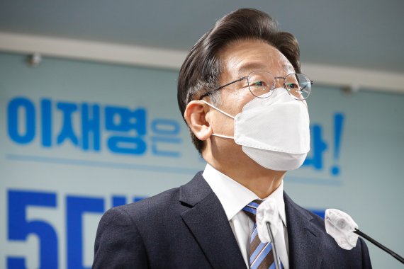 李, 탈원전과 차별화·과학부총리 신설 공약...尹, 1박2일 호남행 '국민통합' 행보