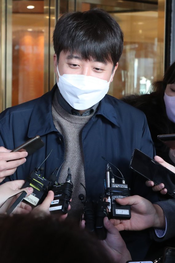 내홍 이어 실언 논란… 바람잘날 없는 윤캠프