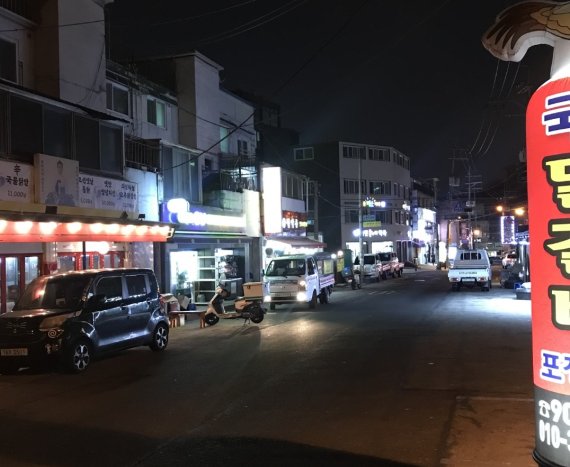 방학 비수기에 계절학기까지 비대면…대학가 상권 "살아날 방법이 없다"