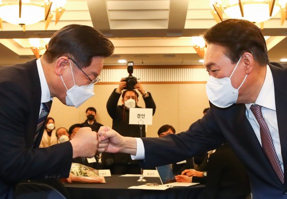 "지지후보 바꿀수 있다" 부동층 18%서 24%로 갈수록 는다