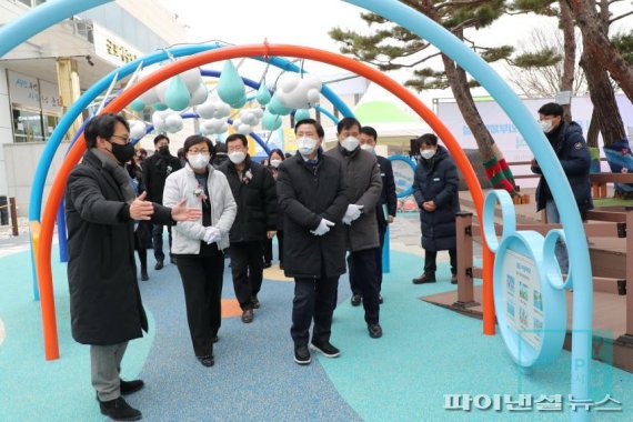 군포시 수리샘 유아놀이터 준공…내년3월 개관